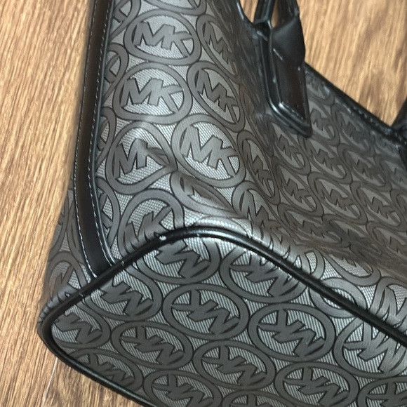 🔥🔥🔥Michael Kors Jodie Small Logo Jacquard Tote Bag🔥🔥🔥 - Picture 11 of 16